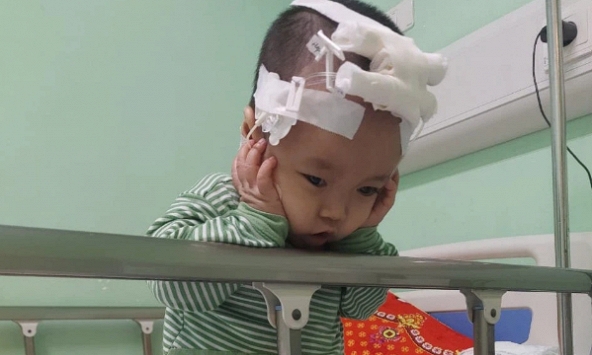 Đẫm nước mắt lá thư của người cha gửi con thơ sau nhiều năm chạy chữa hiếm muộn