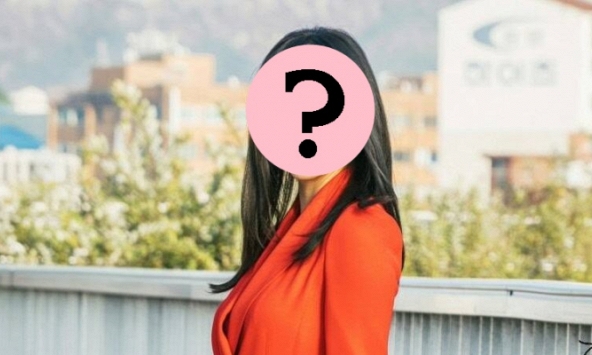 Mỹ nhân phim Hàn từng bị chê xấu đến mức 'chỉ hợp đóng phim nhạy cảm', diễn 15 năm toàn vai phụ vẫn nổi rần rần