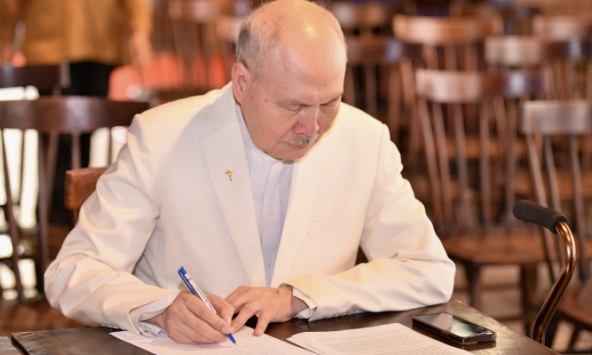 Nhạc sĩ Vũ Thành An: Mua mộ phần từ hơn 10 năm trước, tối đi ngủ đều nói với vợ 'chào em nhé'