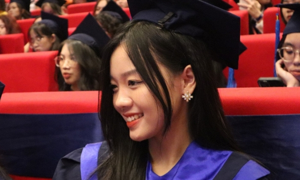 Chùm ảnh lễ tốt nghiệp FTU: Vừa xinh vừa giỏi, chỉ có thể là nữ sinh Ngoại thương! 