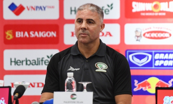 HLV Palestine: “Thời tiết nóng ẩm khiến chúng tôi gặp khó, tuyển Palestine xứng đáng hòa Việt Nam”