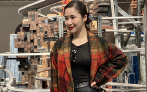 Hương Tràm về Việt Nam sau 4 năm định cư tại Mỹ