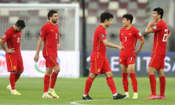 Mắc sai lầm, tuyển Trung Quốc để thua ngay sân nhà trước đại chiến tuyển Việt Nam