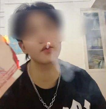 Lên mạng đốt tiền để khoe khoang và xây dựng hình tượng 'soái ca giàu có', chàng trai bị cảnh sát 'thăm hỏi'