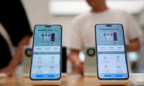 Nằm gai nếm mật 3 năm, điện thoại Trung Quốc tung cú phản đòn ấn tượng khiến đế chế iPhone 'xây xẩm mặt mày': Vị vua đến lúc rời ngai?