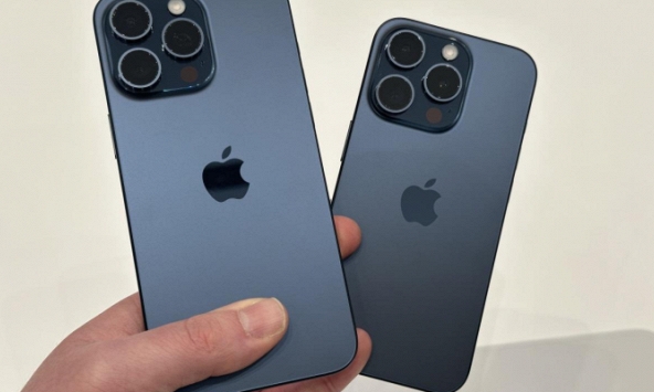 Trên tay iPhone 15 Pro Max: Cầm nhẹ hơn, màu sắc đẹp sang trọng, xứng đáng “xuống tiền”