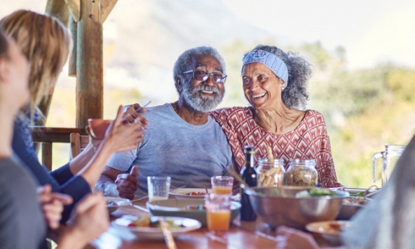 Cách ăn tối độc đáo giúp người dân vùng đất Blue Zones tăng thêm 10 năm tuổi thọ