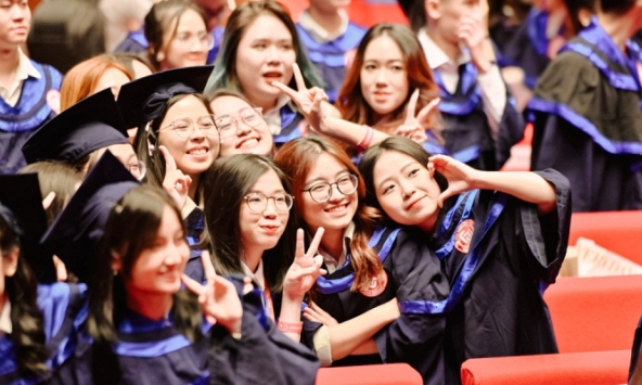 Tỷ lệ sinh viên Ngôn ngữ Trung ra trường có việc làm: Có nơi lên đến 100%, thu nhập chạm ngưỡng 30 triệu!