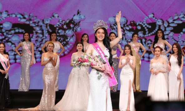 Nữ thạc sĩ đến từ Hà Nội Trần Mỹ Huyền đăng quang Hoa hậu Nhân ái Việt Nam 2023