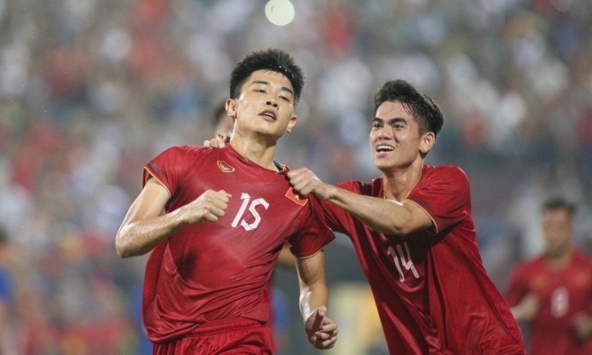 Báo Trung Quốc: “Nhìn U23 Việt Nam và 3 đội khác ở Đông Nam Á đi tiếp mà lạnh sống lưng!”