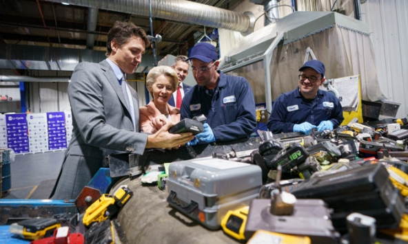 EU có thể trở nên ‘nghiện’ pin Trung Quốc như đã từng phụ thuộc vào năng lượng của Nga