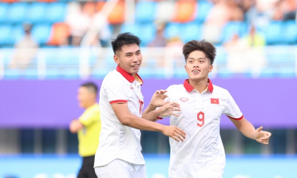 Asiad 2022: Lập cú đúp cho U23 Việt Nam, ngôi sao nhà bầu Đức tiến gần cột mốc lịch sử
