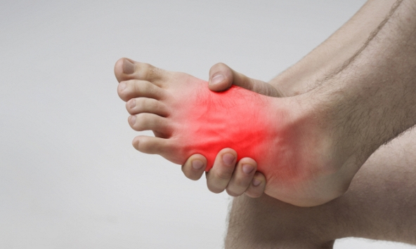 Dấu hiệu ở bàn chân cảnh báo 2 tình trạng sức khỏe nguy hiểm