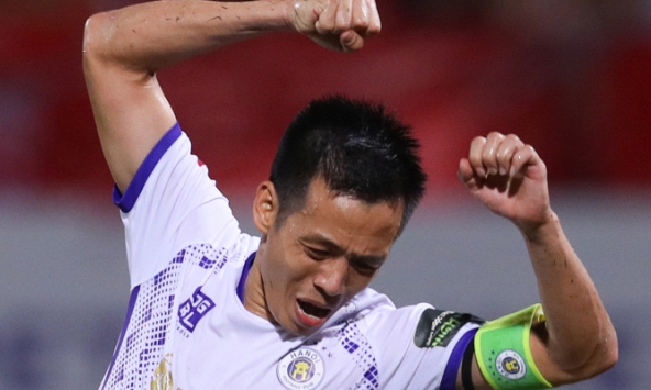 Văn Quyết nói lời thẳng thừng về ngoại binh, HLV Hà Nội FC phản ứng ra sao?