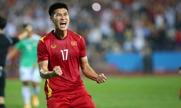 Tiền đạo U23 Việt Nam phải cách ly, HLV Hoàng Anh Tuấn báo tin kém vui về nhà vô địch SEA Games