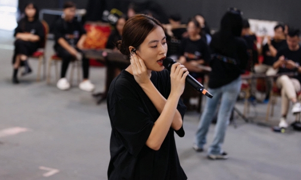 Hoàng Thùy Linh hát live ra sao, có đủ sức cho một concert cá nhân?