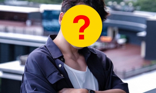 Mỹ nam ngoài 40 nhưng nhan sắc 'mãi mãi tuổi 20', khiến biết bao bạn diễn nữ 'lao đao' chỉ vì 1 nụ hôn