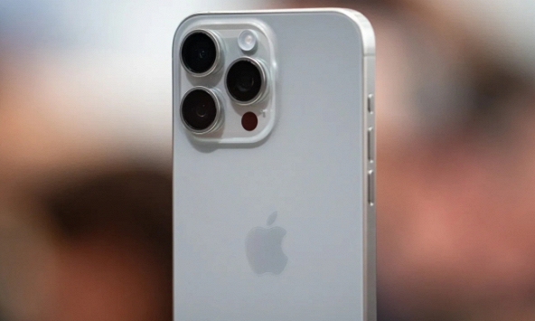 Apple lý giải chi tiết bí ẩn về iPhone 15 Pro Max