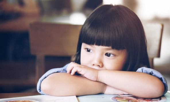 Học sinh tiểu học viết văn về 'Cô đơn' được trọn điểm, cả bài không nhắc gì đến chuyện một mình nhưng ai đọc cũng khóc