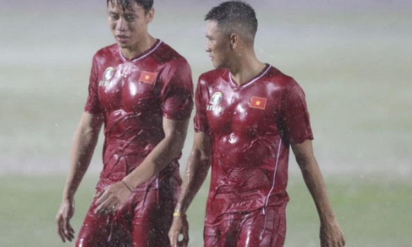 Lê Công Vinh trở lại thi đấu để quyên góp từ thiện