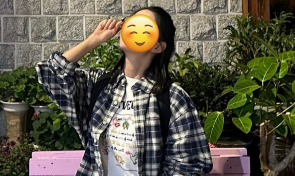 Sao nữ 33 tuổi vẫn 'cưa sừng làm nghé' đóng nữ sinh quá đỉnh, diện mạo thật còn trẻ hơn cả trên phim