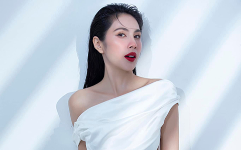 Thủy Tiên đáp trả cực gắt khi bị netizen công kích sống lỗi nhưng vẫn thảnh thơi