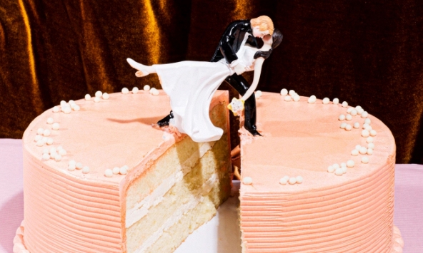 Tâm lý học chỉ ra 5 giai đoạn đầy thử thách trong hôn nhân, giai đoạn 4 là khó vượt qua nhất!