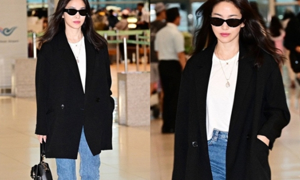 Song Hye Kyo ăn vận giản dị ra sân bay, vóc dáng trẻ trung ở tuổi 42 gây chú ý 