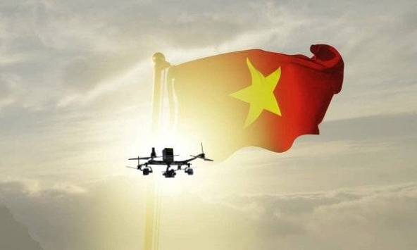 Báo Nga: Máy bay Việt Nam tiếp đất, tràng pháo tay nồng nhiệt vang lên trên sân bay của đất nước 84 triệu dân