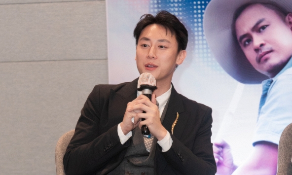 Bị hỏi về áp lực danh xưng 'soái ca màn ảnh', Rocker Nguyễn đáp ngắn gọn 'Không quan tâm'