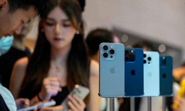 Sohu: Trong tay chỉ hơn 20 triệu đồng, người Trung Quốc nên bất chấp xuống tiền vào iPhone 15 hay 'đồ nội'?