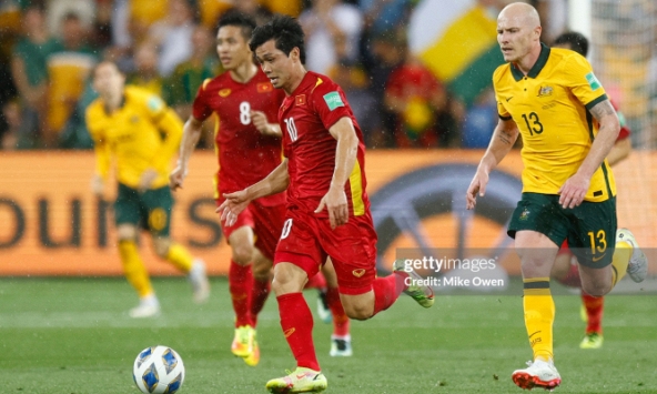 Chốt đội hình tuyển Việt Nam đấu với Trung Quốc: HLV Troussier gạch tên Công Phượng, gây bất ngờ với dàn cầu thủ U23