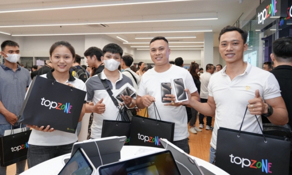 iPhone 15 có sức hút kỷ lục: Người dùng Việt chi trăm tỷ đồng trong ngày mở bán đầu tiên