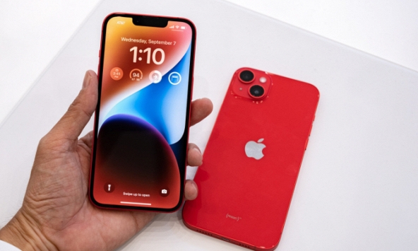 Lộ diện iPhone giá 10 triệu đồng: Mạnh như iPhone 15, ngoại hình vừa sang vừa xịn!