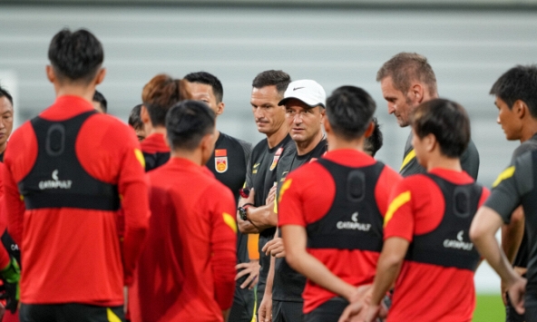 Rộ tin HLV Trung Quốc bị sa thải trước thềm trận đấu gặp tuyển Việt Nam