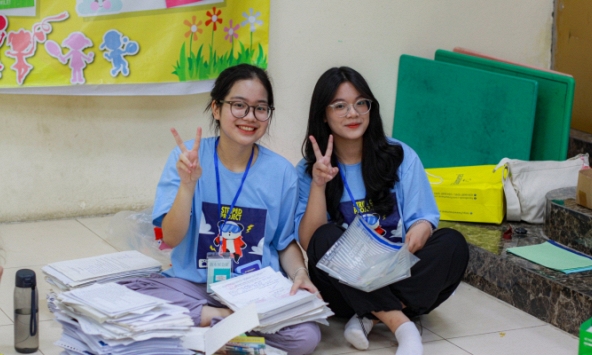 Hơn 2 tấn giấy, 47kg chai lọ, 12.000 bộ quần áo được thu gom trong một sự kiện do học sinh tổ chức