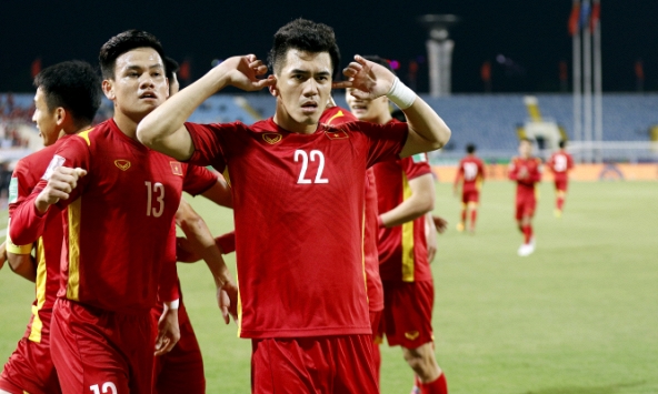 Báo Trung Quốc lo ngại trước “cái duyên” kỳ lạ của cặp đôi tuyển thủ Việt Nam