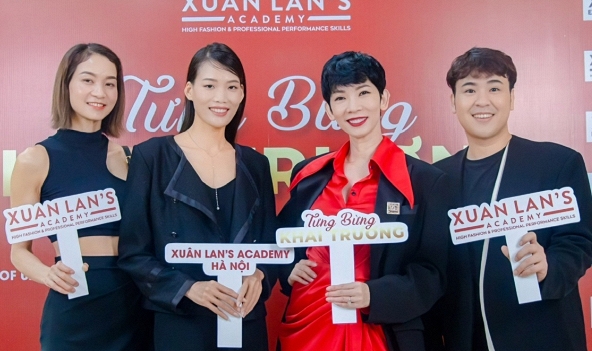 Dàn người mẫu hội ngộ Xuân Lan tại Hà Nội