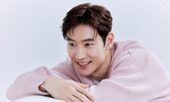 Tài tử Lee Je Hoon nhập viện khẩn, phẫu thuật gấp ngay trong đêm