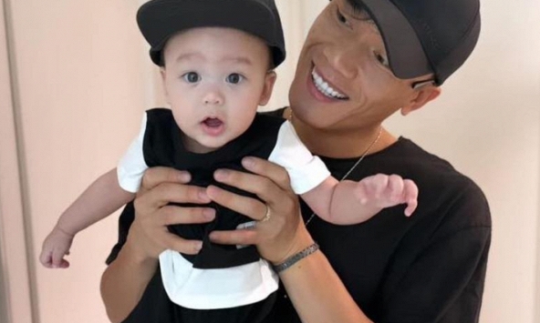 Con trai Bùi Tiến Dũng 9 tháng tuổi đã được rèn làm thủ môn