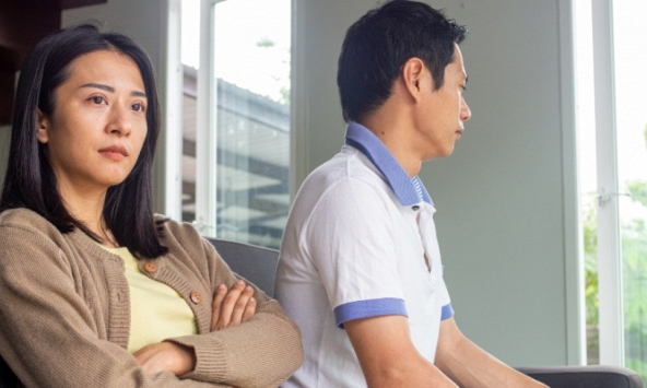 Hai vợ chồng làm cùng công ty nhưng vợ đột nhiên được thăng chức Giám đốc và lý do đằng sau