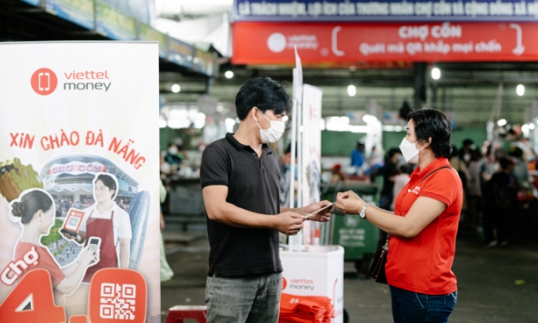 'Không có lý do gì để mình phải sử dụng tiền mặt'