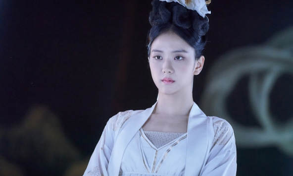 Khán giả hết lời khen ngợi “tiên đanh đá” Jisoo (BLACKPINK) trong phim 'Thanh gươm trừ tà'