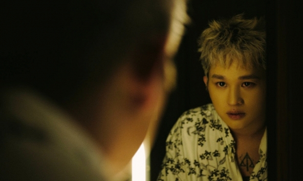 B Ray ra MV mới gửi trực tiếp đến người yêu cũ, 'suy' đến mức Karik cũng rơi nước mắt đồng cảm?