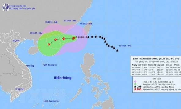 Bão số 4 di chuyển theo hướng Tây, gây biển động dữ dội ở Biển Đông