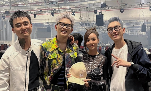 Đạt G khoe ảnh chụp chung với Cindy Lư, nói đúng 2 chữ nhưng đủ làm rõ tình cảm