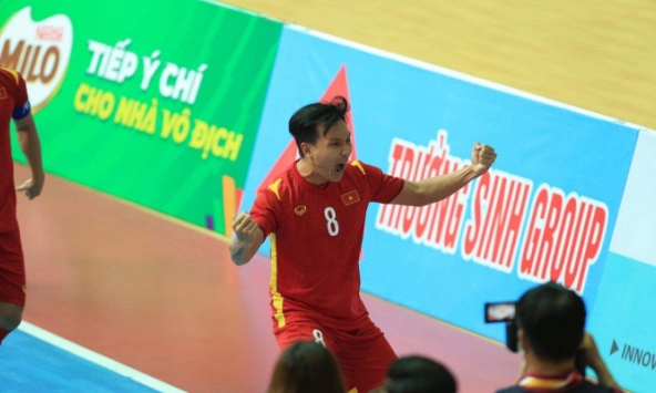 Giải vô địch châu Á: Xếp trên Hàn Quốc, tuyển Việt Nam sớm giành vé đi tiếp sau 2 “cơn mưa bàn thắng”