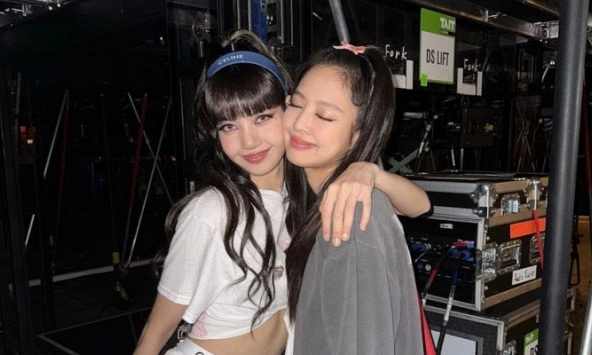 Lisa có thật sự bất mãn với Jennie?