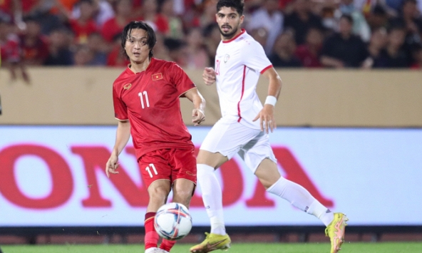 Đạt thông số 98%, tiền vệ HAGL được trang web quốc tế chấm điểm số khó tin trước tuyển Trung Quốc