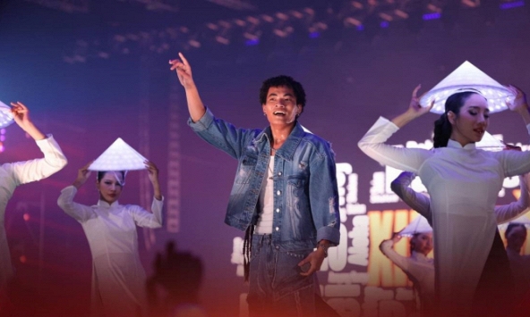 Tổng đạo diễn Rap Việt Concert chính thức phản hồi sau khi sân khấu Mikelodic bị tố 'vay mượn' Ký Ức Hội An